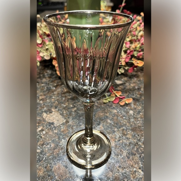 Luminarc?-Set of Four Optic Swirl Platinum Rimmed Smokey Iridescent Wine Glasses - Picture 2 of 5